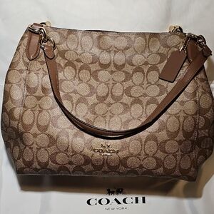 Coach Hallie Bag In Signature Canvas